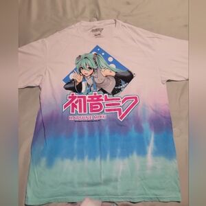 M/L Hatsune Miku graphic tee